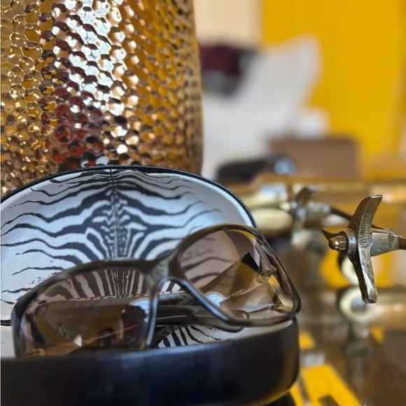 Gucci Sunglasses GG 2902/S Oversized Sunglasses - Picture 5 of 11